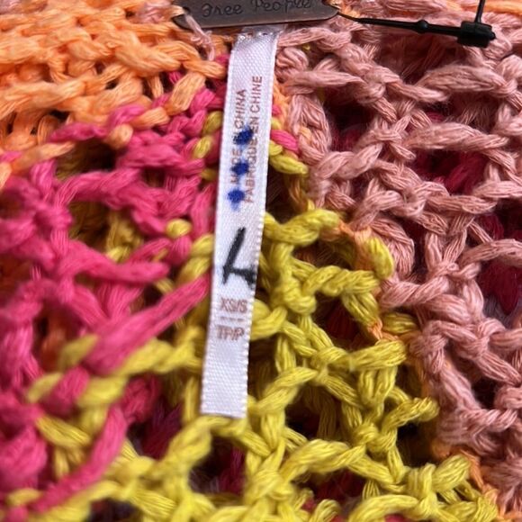 New FREE PEOPLE
Chasing Rainbows Cardi In Tropical Rainbow Combo - Picture 7 of 8